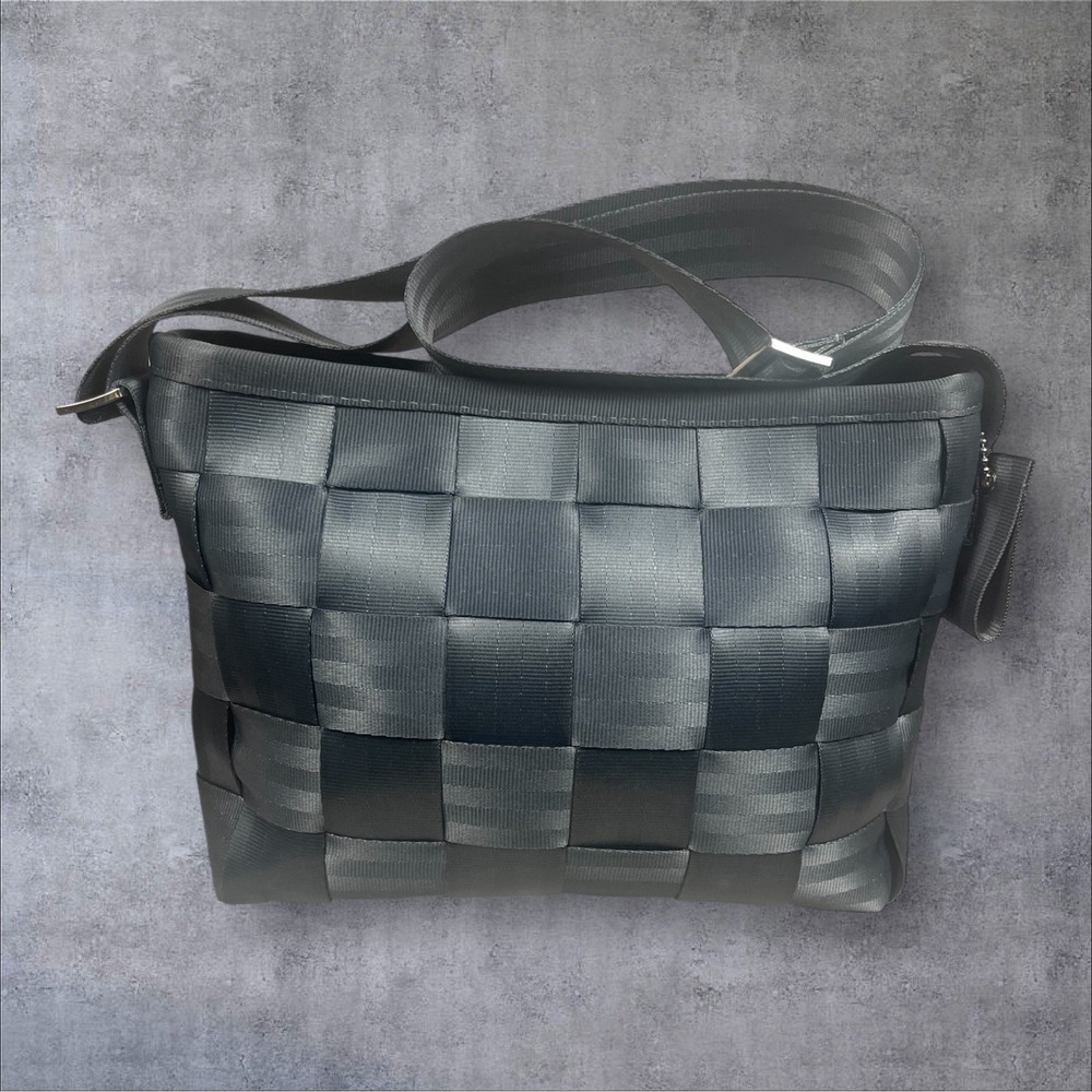 Harveys California Original Seatbelt Shoulder Bag Dark Gray Woven Adjustable